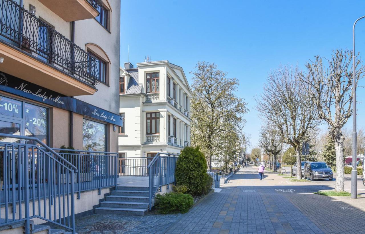 Apartamenty Bryza - Osiedle Zeromskiego 27 - Promenada Swinoujscie Luaran gambar